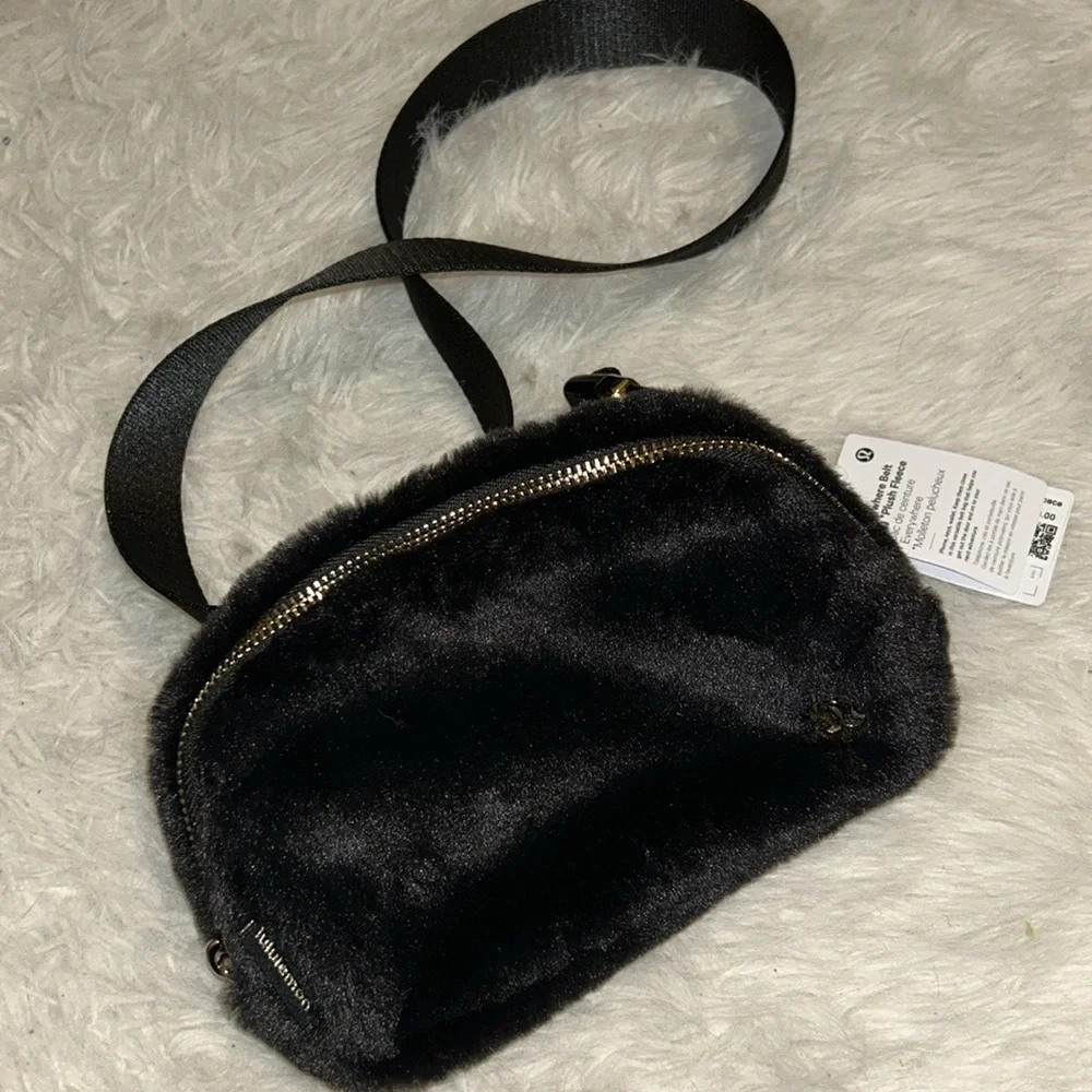 Lululemon Everywhere Belt Bag Plush Fleece
